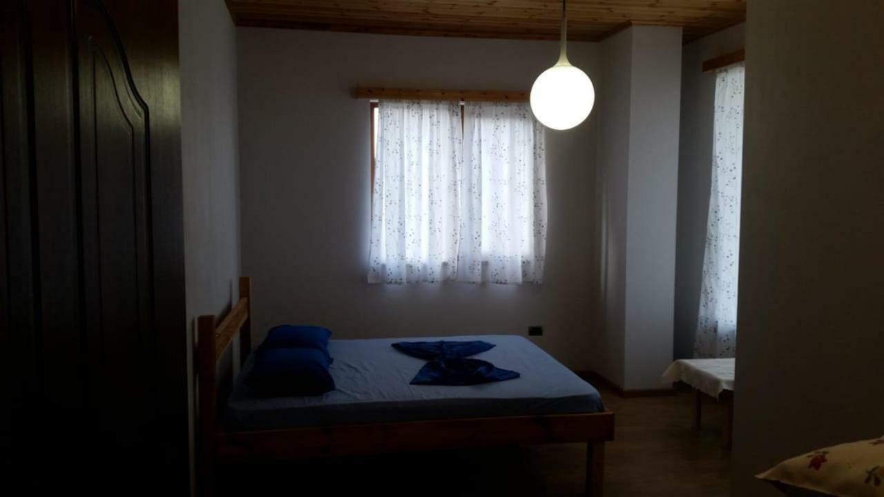 Отель Bujtina E Tomorrit Ujanik Экстерьер фото